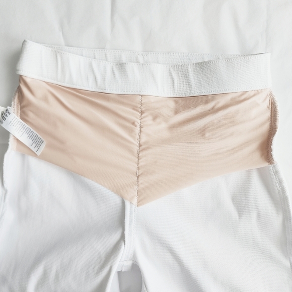 SPANX White Ankle-Length Sculpting Leggings - Size XSP - Picture 9 of 11